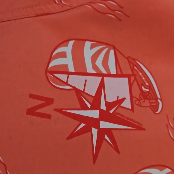 Vineyard vines mens lined swim trunks, size large. - Picture 12 of 12